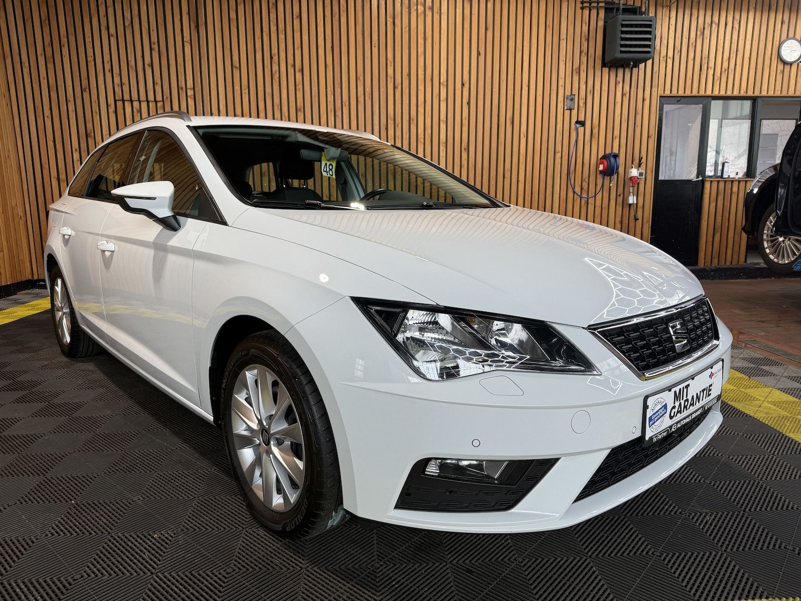 Fahrzeugabbildung SEAT Leon ST TDI Style *Navi*ACC*Kam*AHK*Kessy*App*